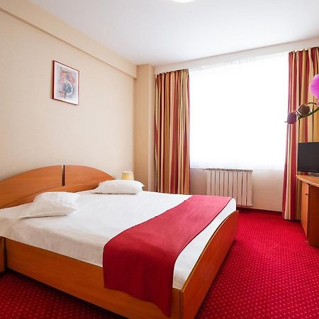 Hotel Dana Сату-Маре Екстер'єр фото