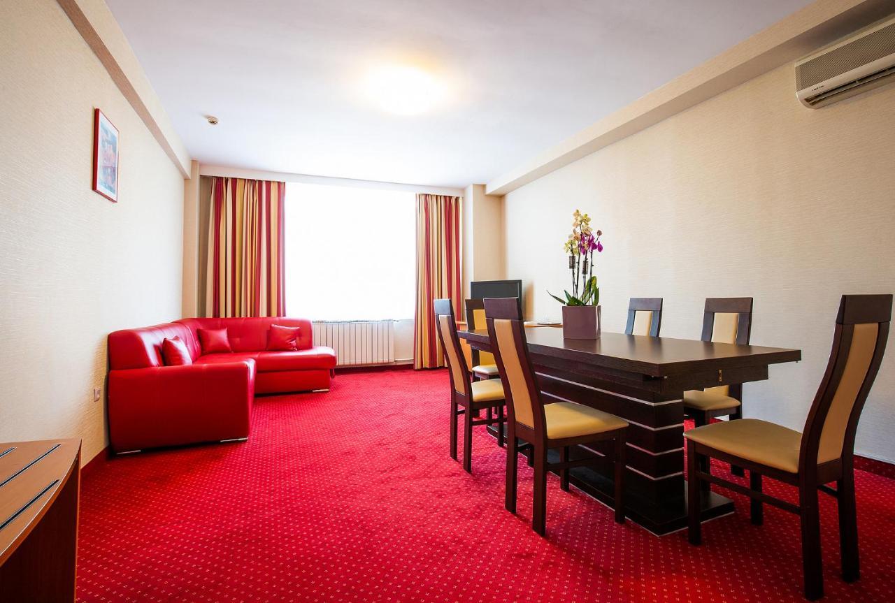 Hotel Dana Сату-Маре Екстер'єр фото