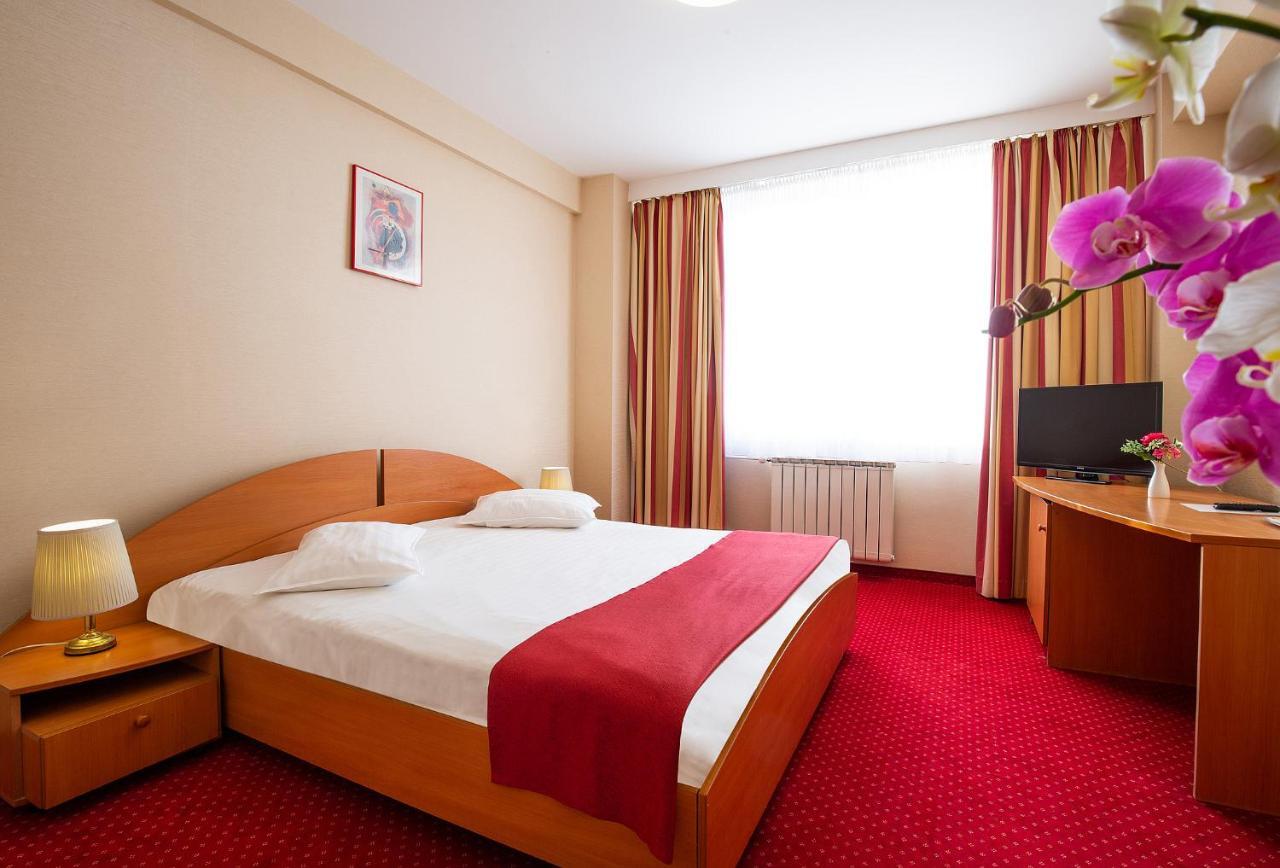 Hotel Dana Сату-Маре Екстер'єр фото