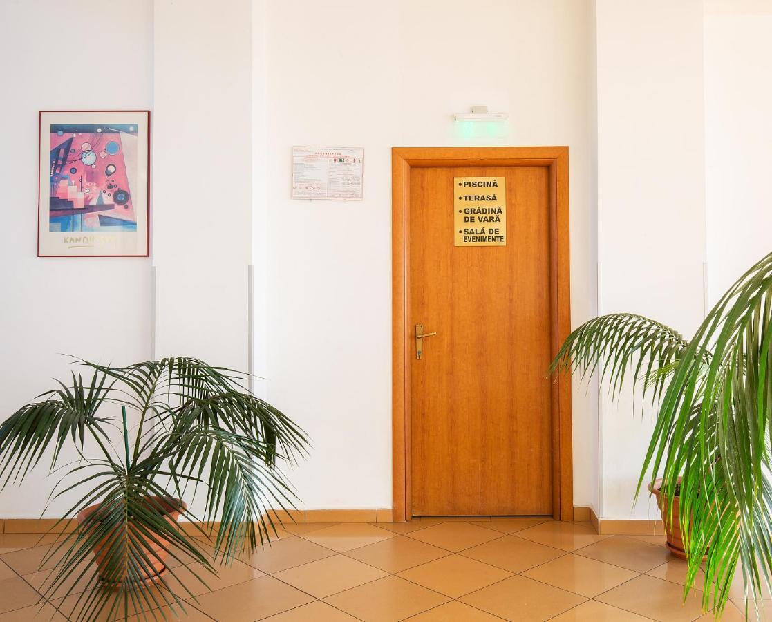 Hotel Dana Сату-Маре Екстер'єр фото