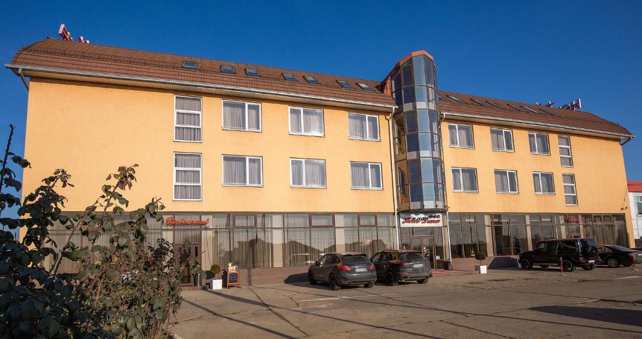 Hotel Dana Сату-Маре Екстер'єр фото